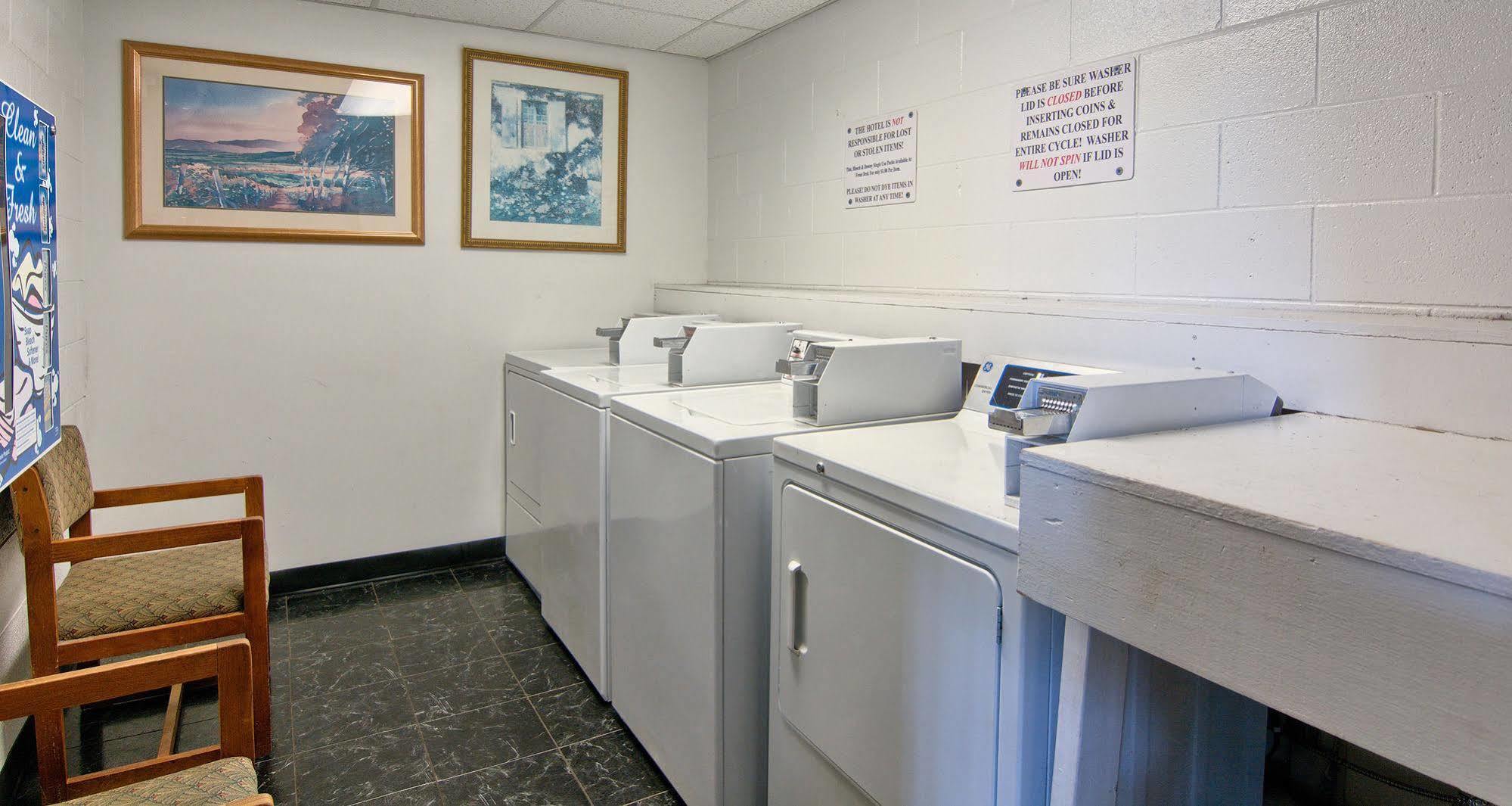 Days Inn By Wyndham Doswell \/ Kings Dominion Area Eksteriør bilde